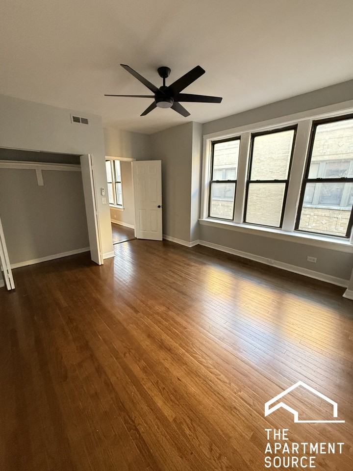 1022 E Hyde Park Blvd #3S - Photo 6 of 9