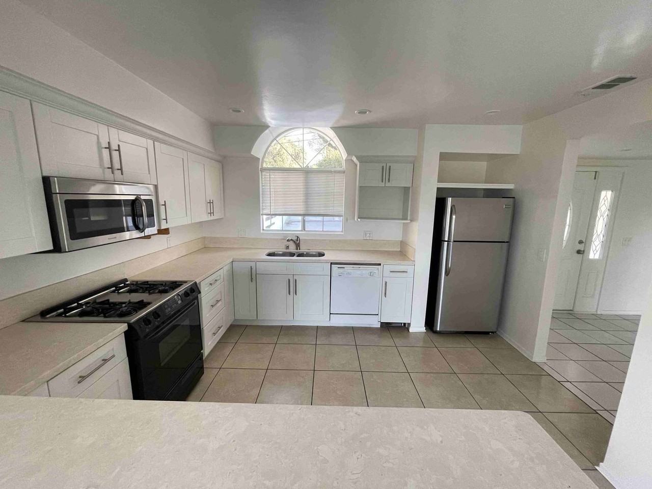 5107 Cerrillos Dr - Photo 3 of 42