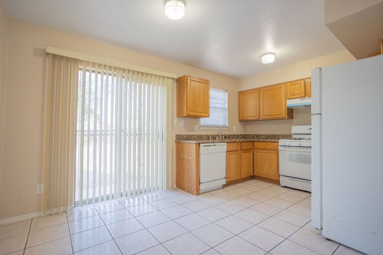 12113 Saint Jude Ave - Photo 6 of 20