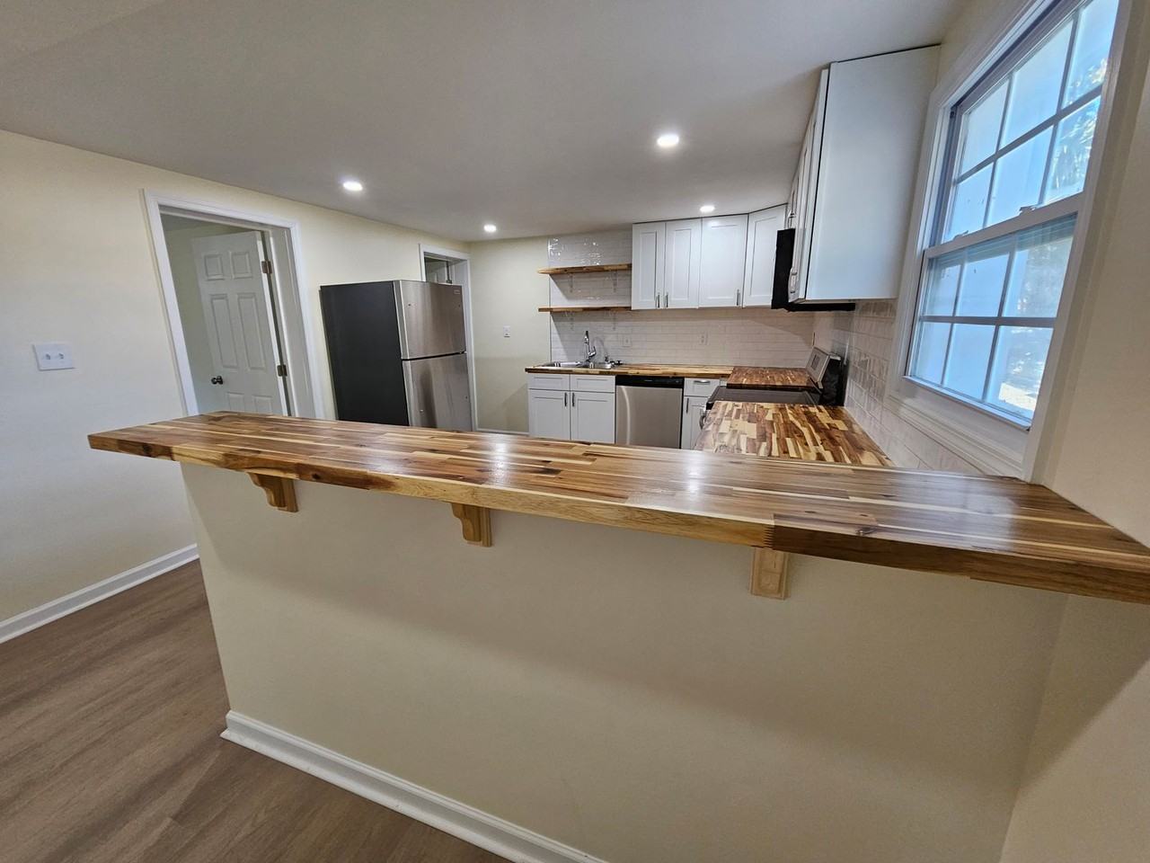 203 17th St Lowr #203 - Photo 3 of 14