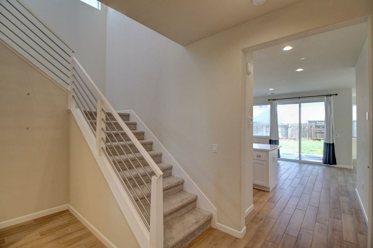 4304 Limelight Way - Photo 5 of 24