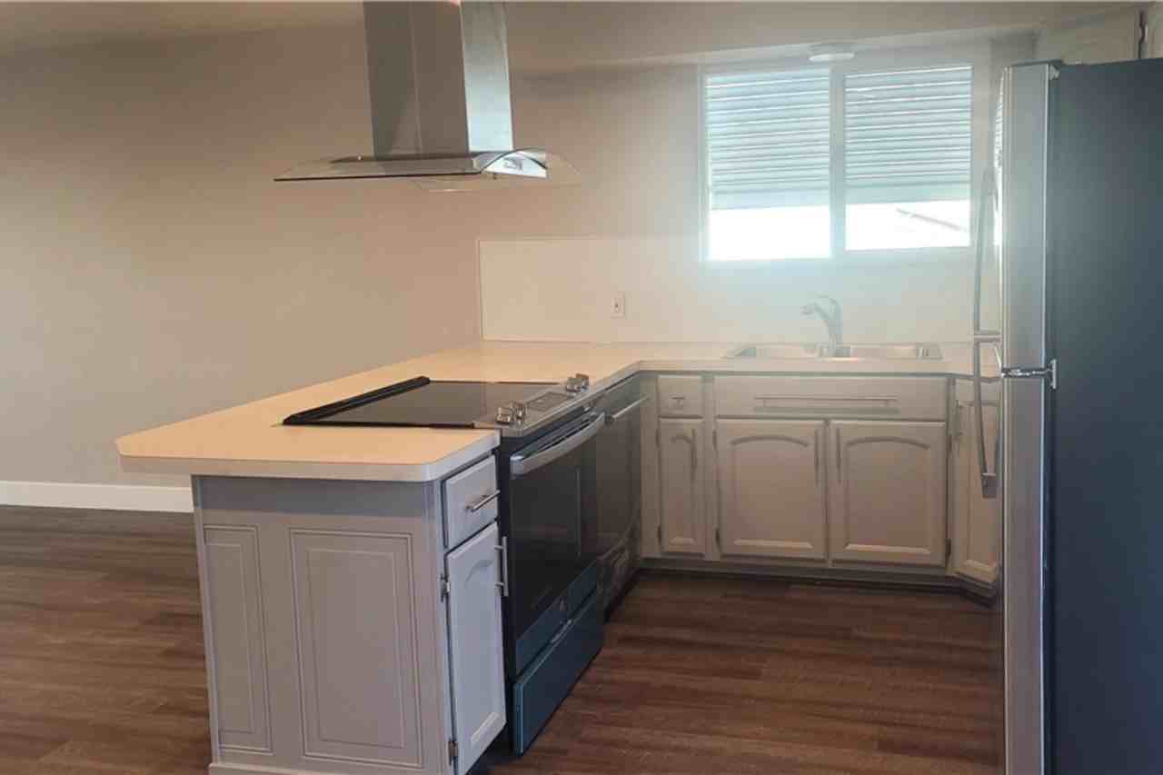 291 W 4800 S - Photo 2 of 12
