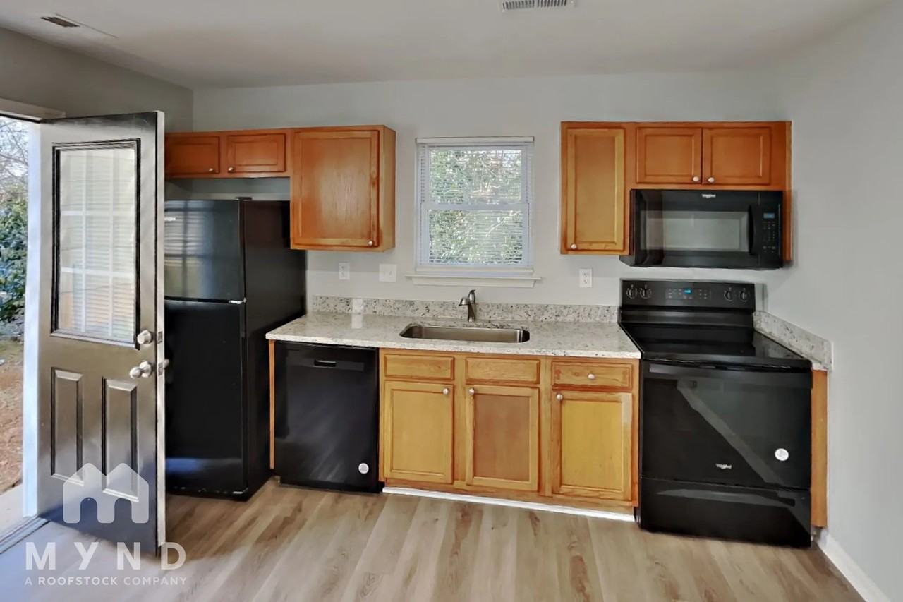 1409 Rosetta St - Photo 3 of 17
