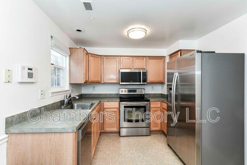 60 Benton Ct - Photo 3 of 21