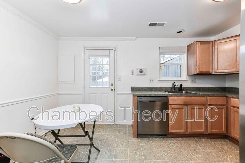 60 Benton Ct - Photo 4 of 21