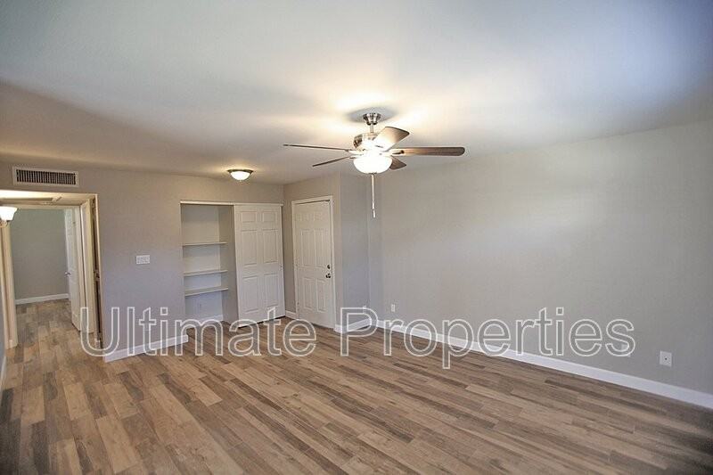 5520 W Alice Ave - Photo 4 of 12