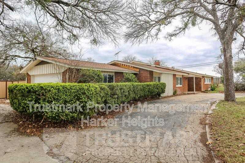 101 Highland Oaks Dr - Photo 2 of 33