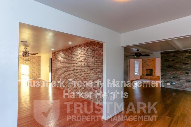 101 Highland Oaks Dr - Photo 3 of 33