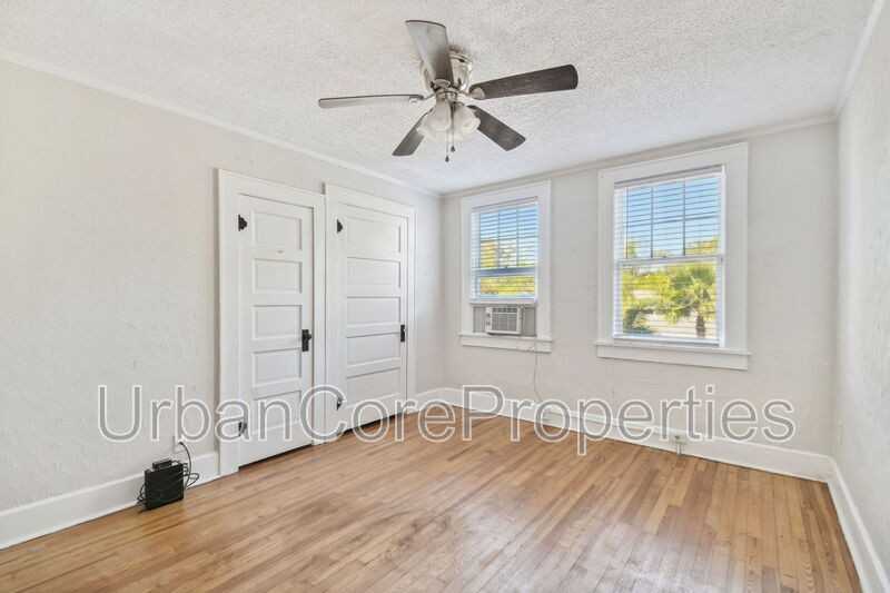 360 13th Avenue Northeast #2 - Photo 5 of 14