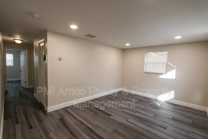 2706 E 99th Ave - Photo 3 of 26