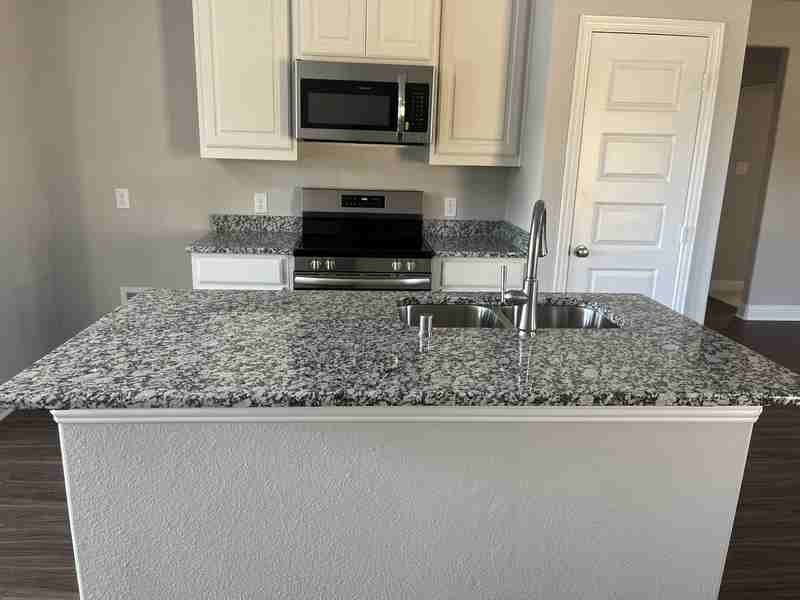 1415 Alexandria Dr - Photo 3 of 22