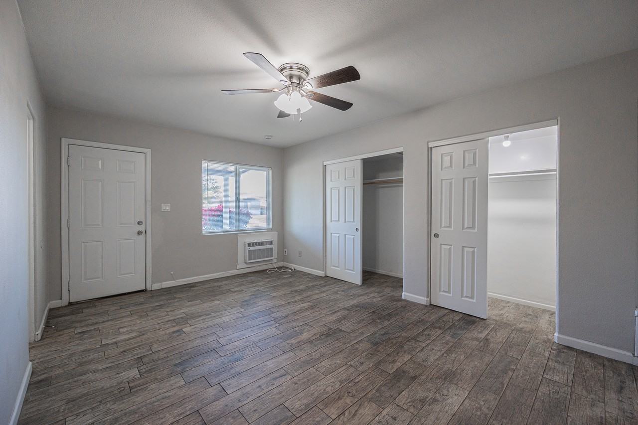 1501 E Harvard St - Photo 3 of 10