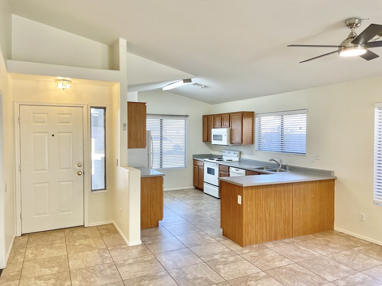 2505 N 114th Ave - Photo 2 of 15