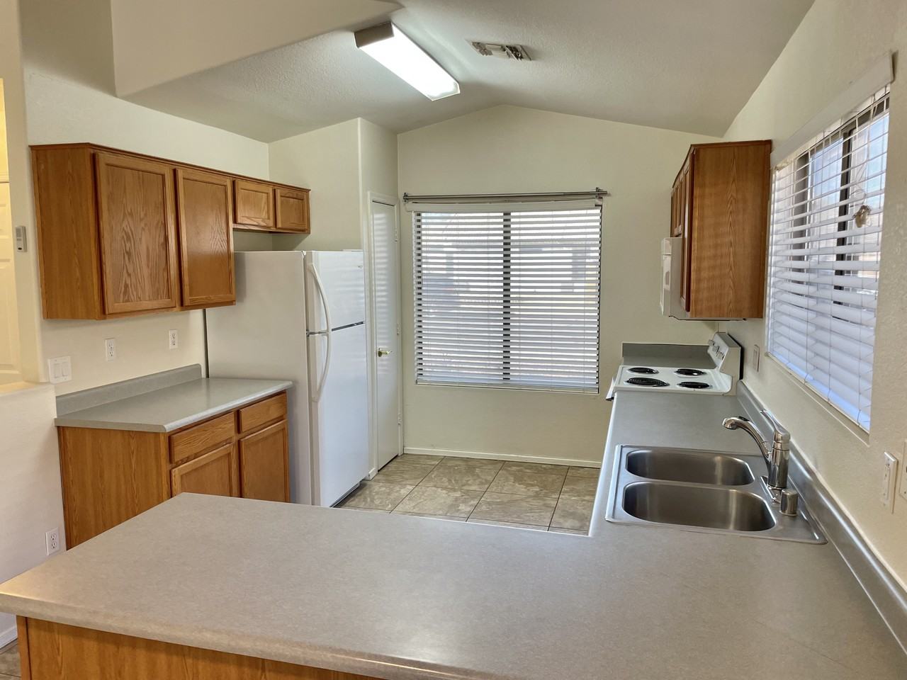 2505 N 114th Ave - Photo 3 of 15