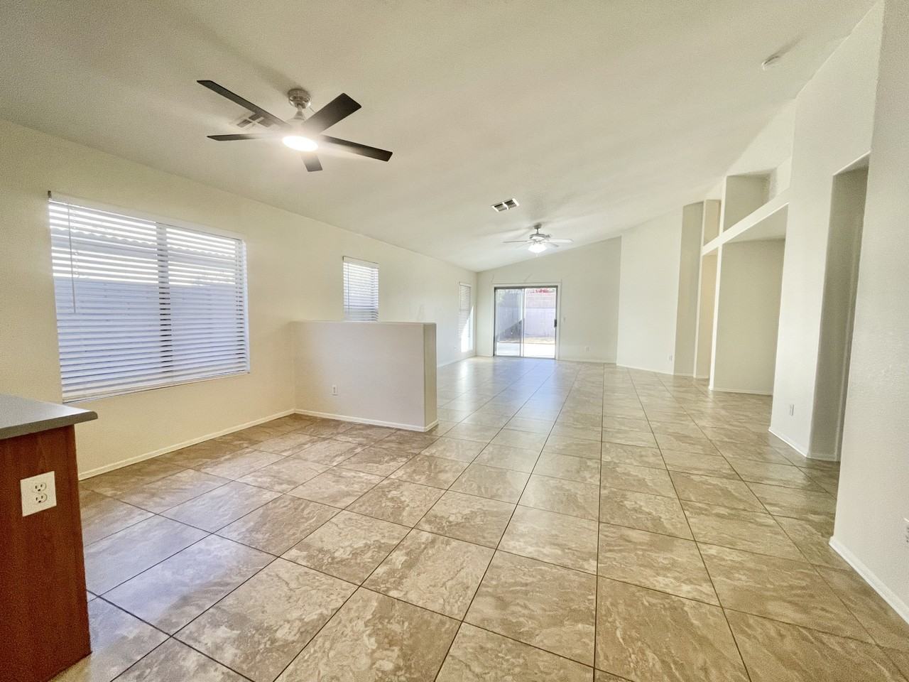 2505 N 114th Ave - Photo 4 of 15