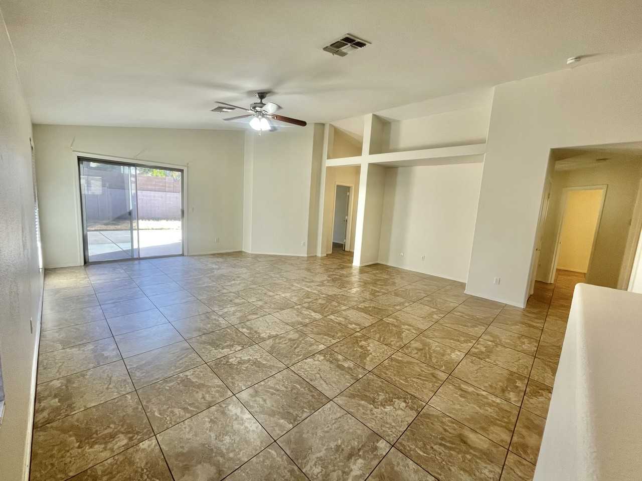 2505 N 114th Ave - Photo 5 of 15