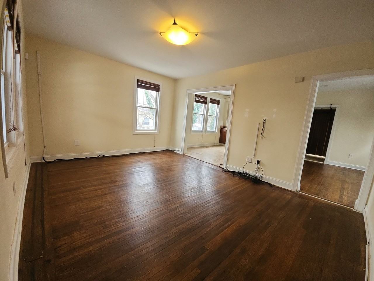 2804 Christopher Ave - Photo 3 of 41