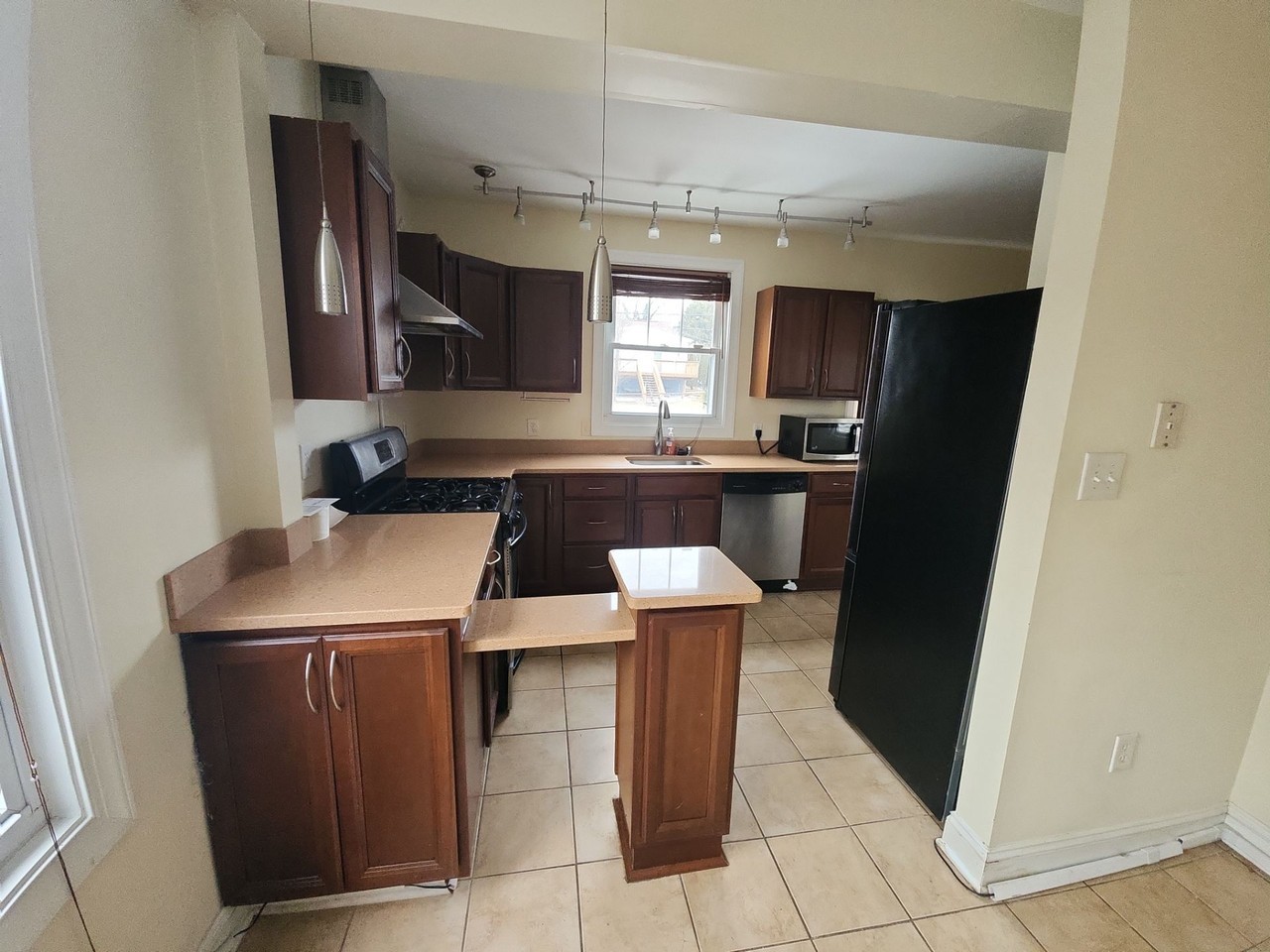 2804 Christopher Ave - Photo 6 of 41