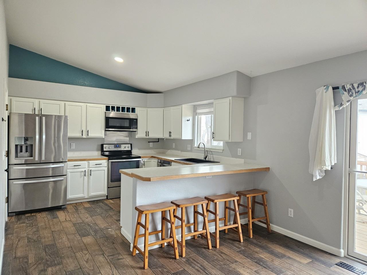 4918 W 30th St - Photo 3 of 16