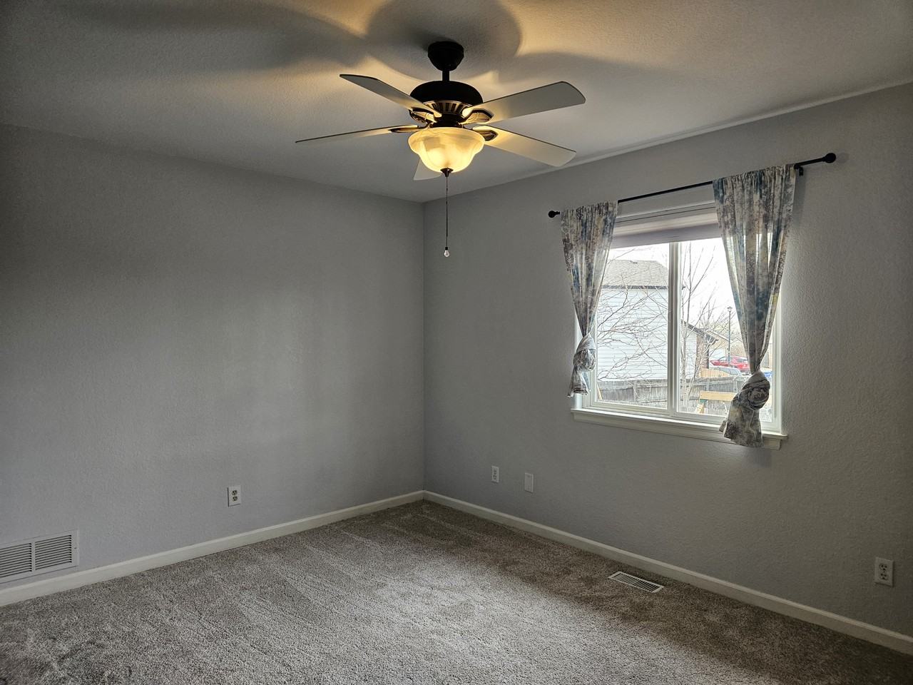 4918 W 30th St - Photo 4 of 16