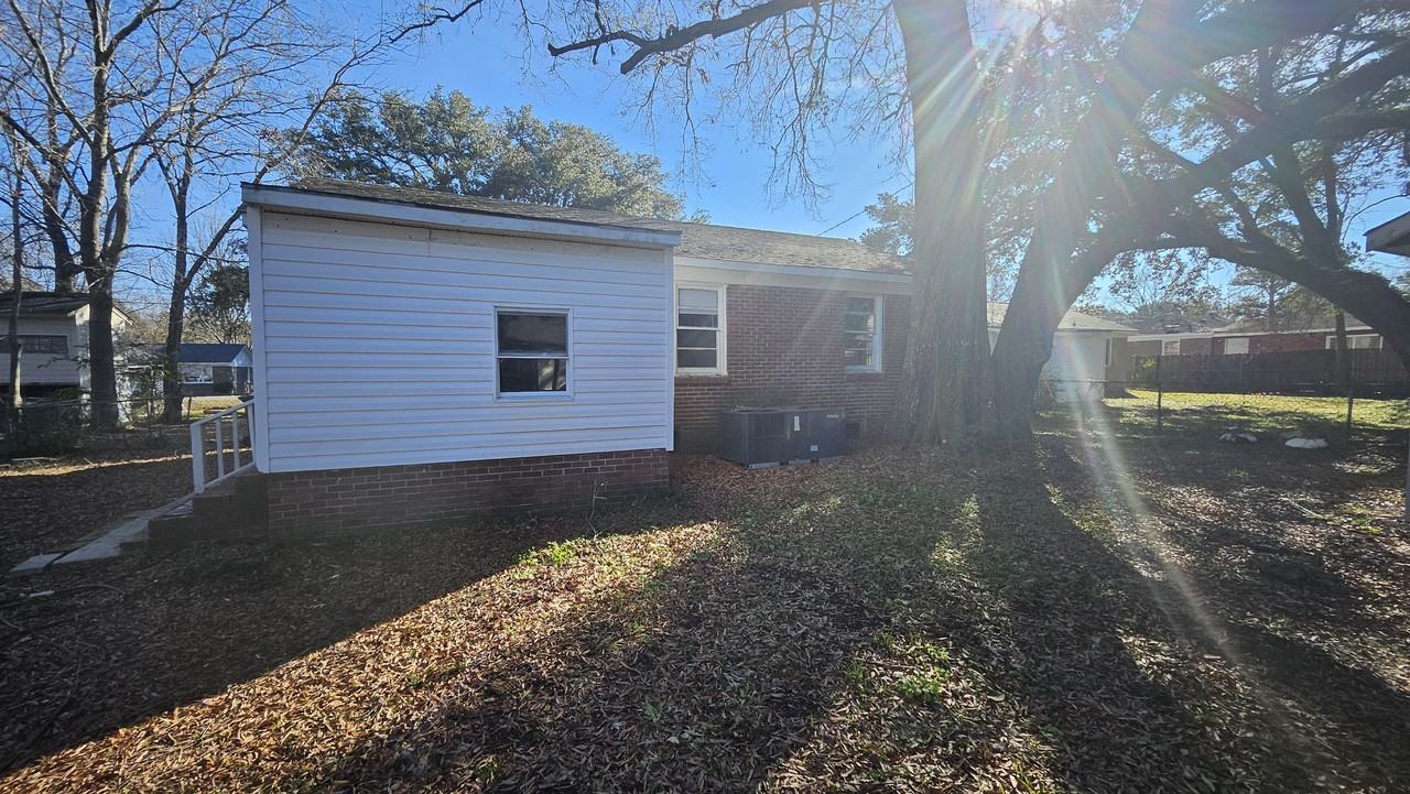 415 Annette Dr - Photo 3 of 16