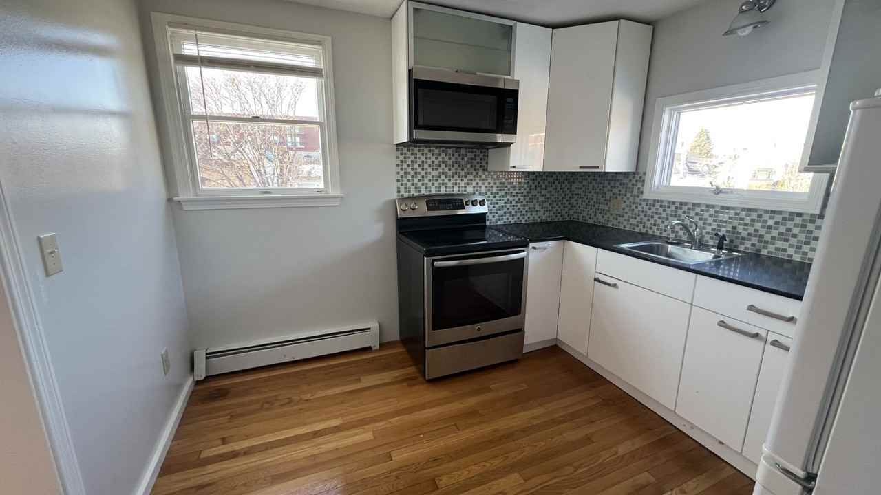 35A Tudor St #5 - Photo 3 of 14