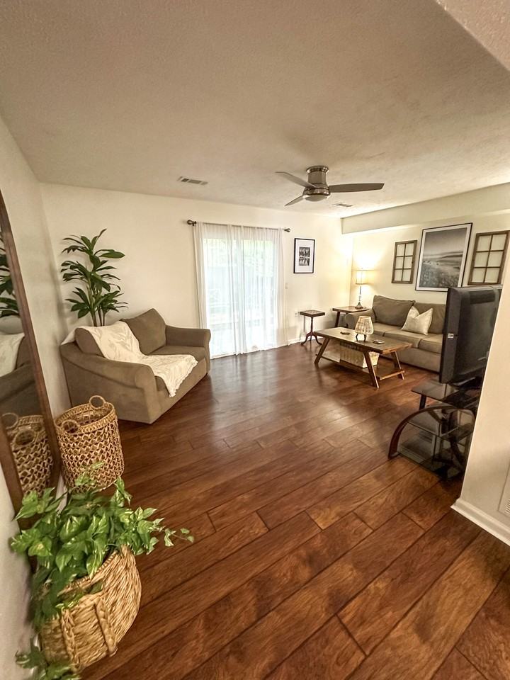 1659 York Dr - Photo 3 of 30