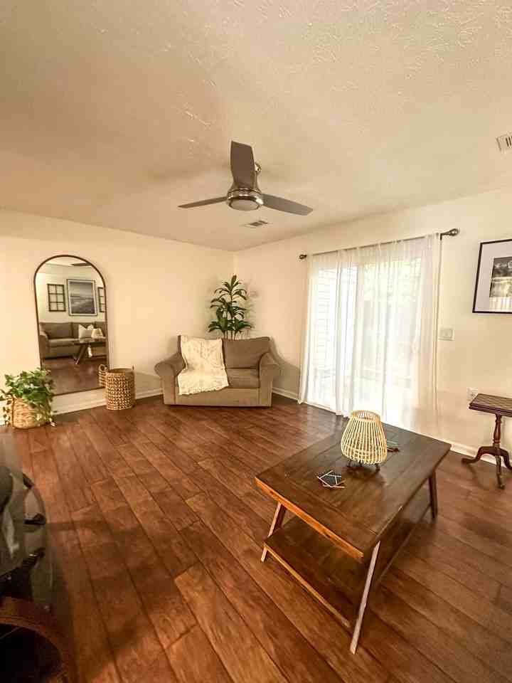 1659 York Dr - Photo 7 of 30