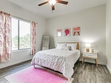 401 E Boyd St - Photo 2 of 30