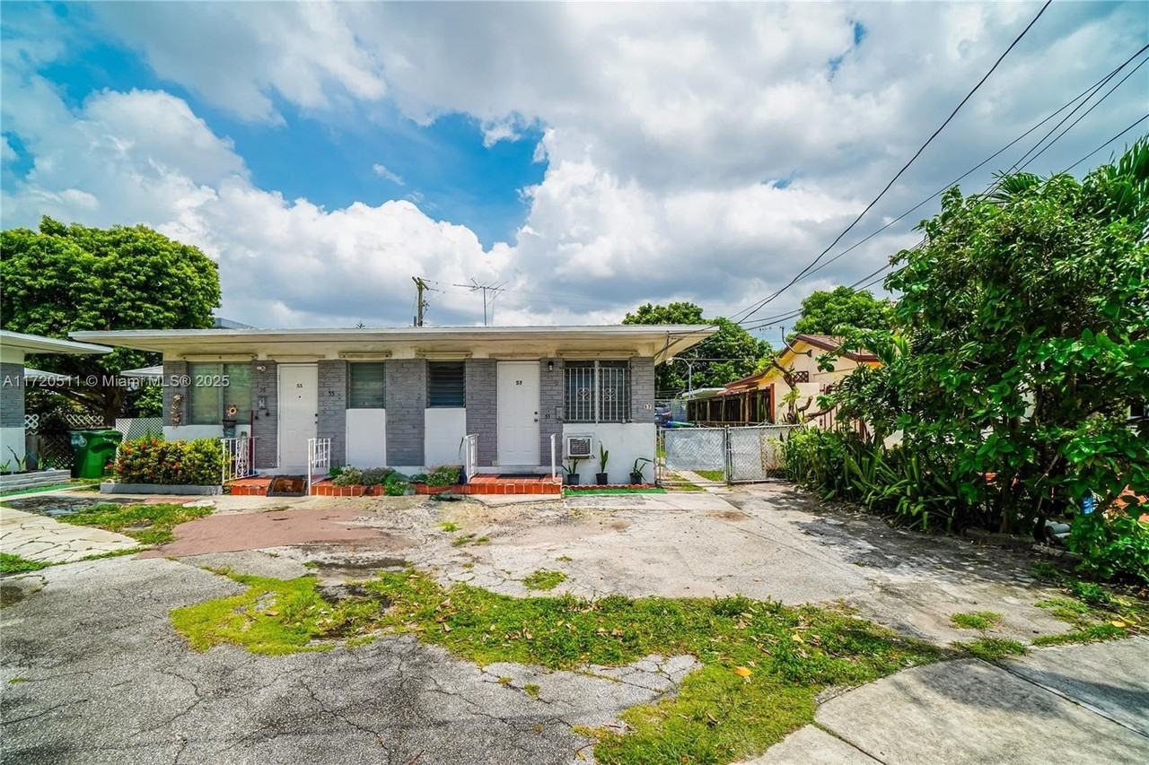 57 Sw 51st Ct #4 - Photo 5 of 16