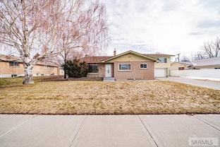 976 Canyon Ave - Photo 1 of 1