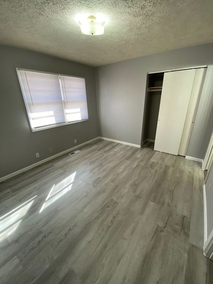 1323 Sylvan St - Photo 3 of 4