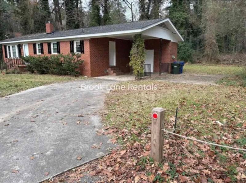 1310 Stadium Dr - Photo 2 of 22