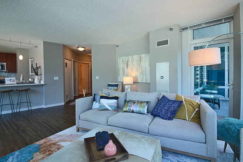 537 N Mcclurg Ct - Photo 2 of 12