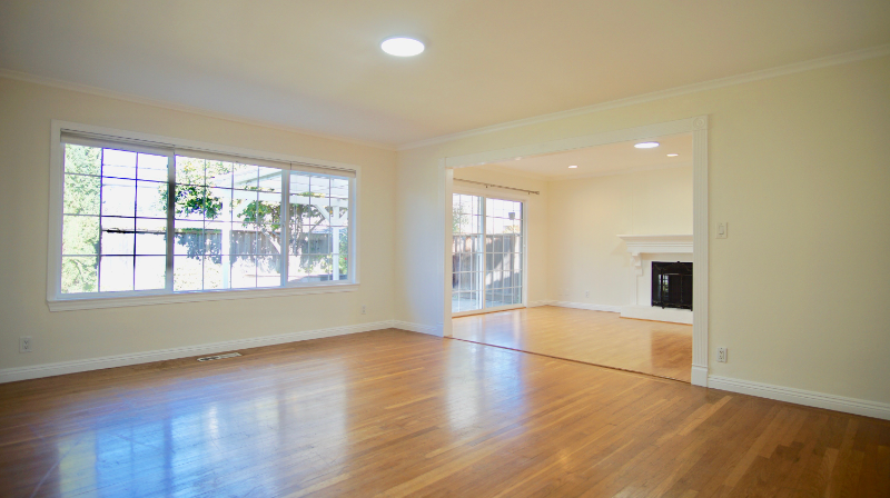 5089 Glentree Dr - Photo 2 of 19