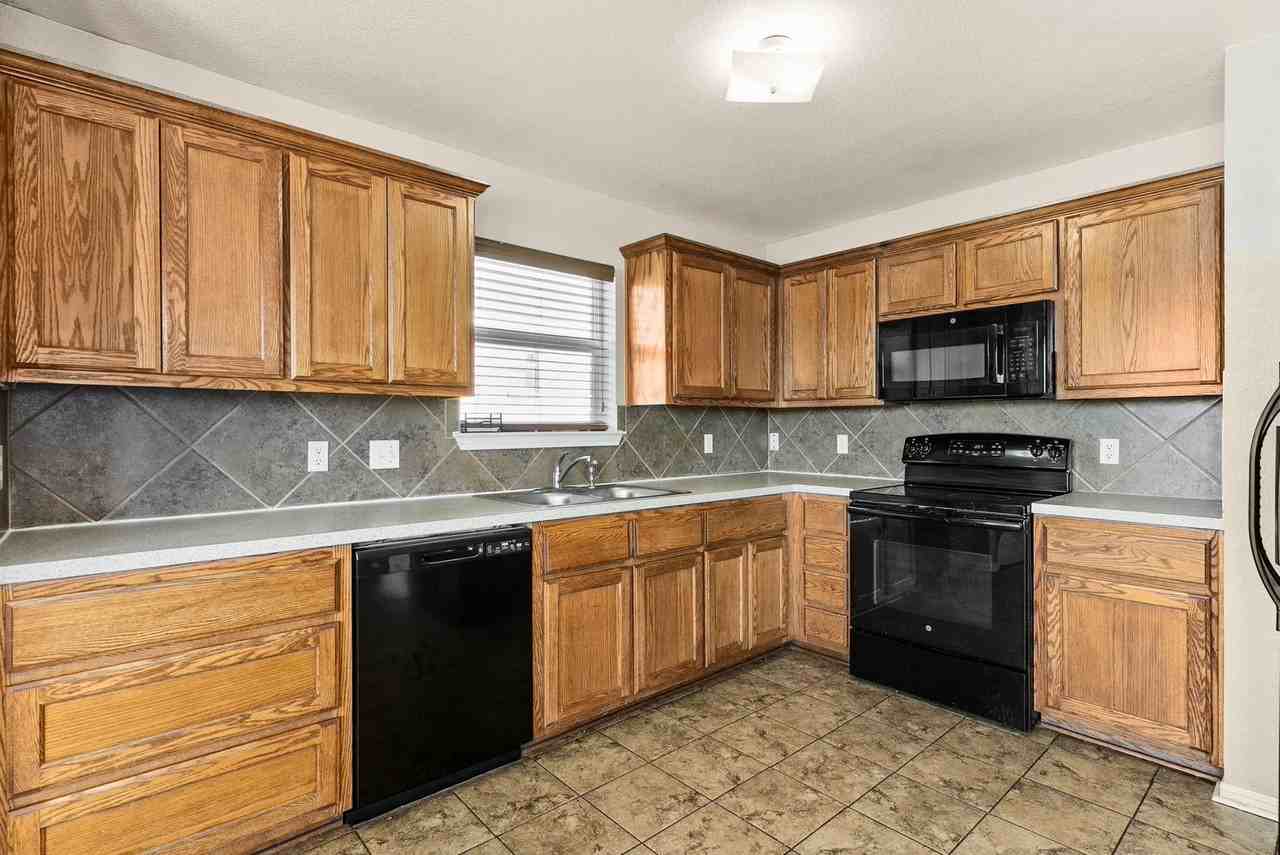 3408 Logsdon St - Photo 3 of 16