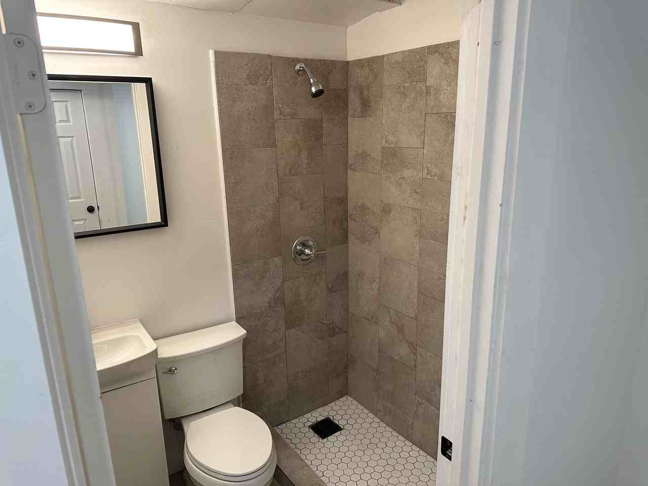 The Superior 40 - Photo 4 of 11