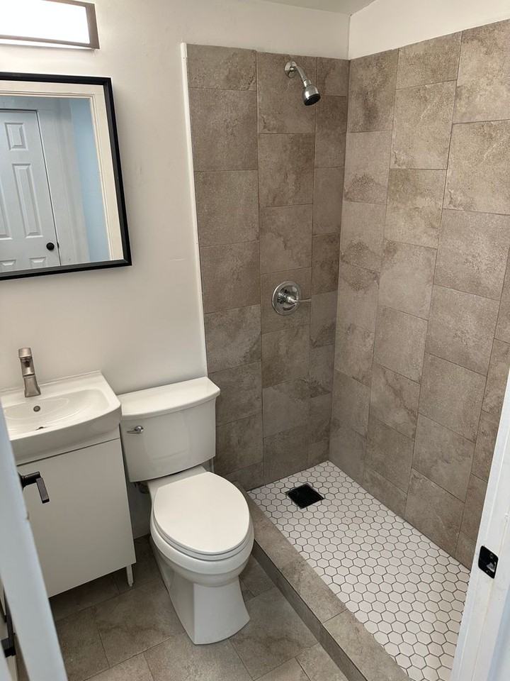 The Superior 40 - Photo 5 of 11