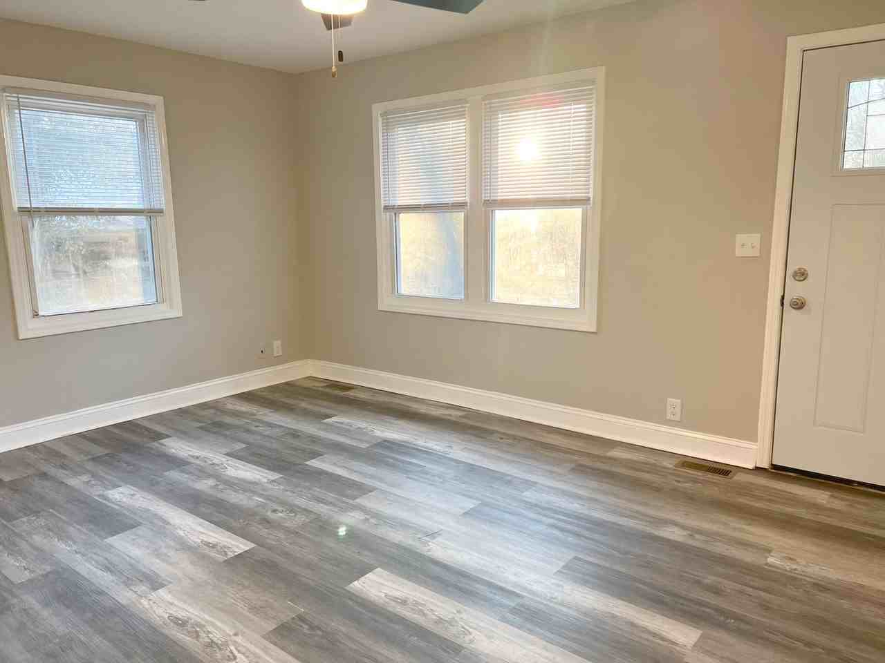 103 Wilson Ct - Photo 2 of 14
