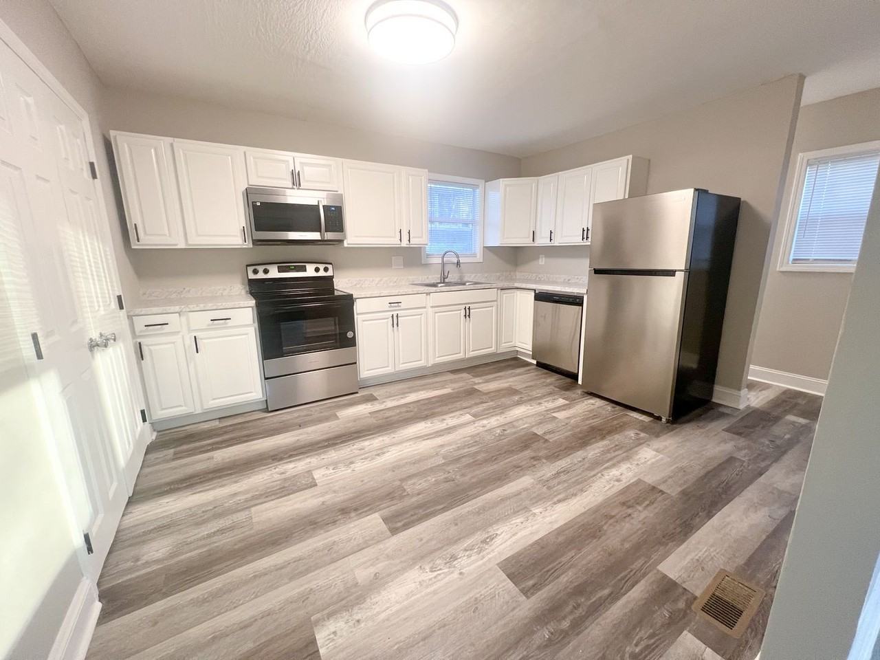 103 Wilson Ct - Photo 3 of 14