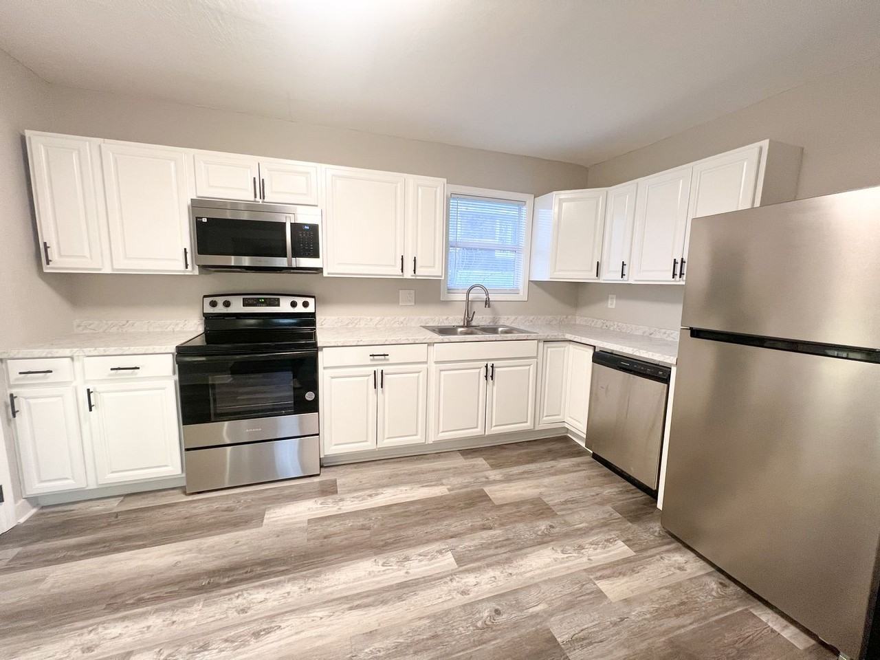 103 Wilson Ct - Photo 4 of 14