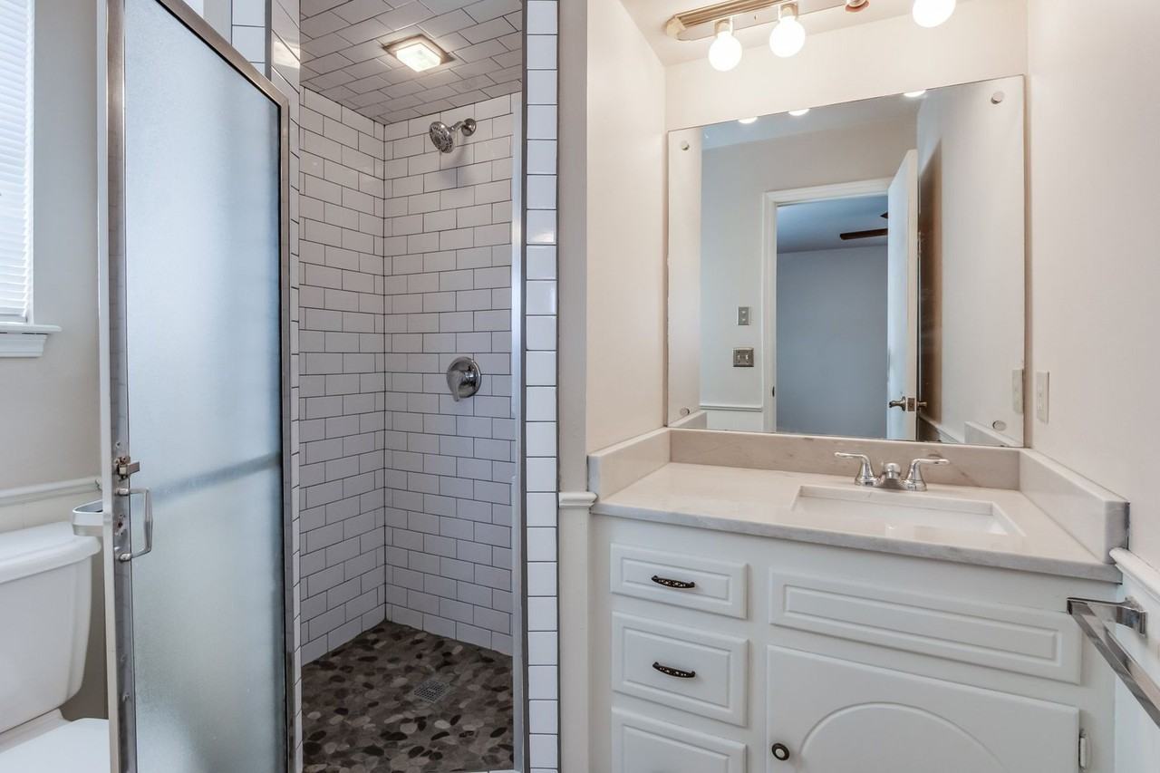 11208 Surrey Hills Blvd - Photo 4 of 16