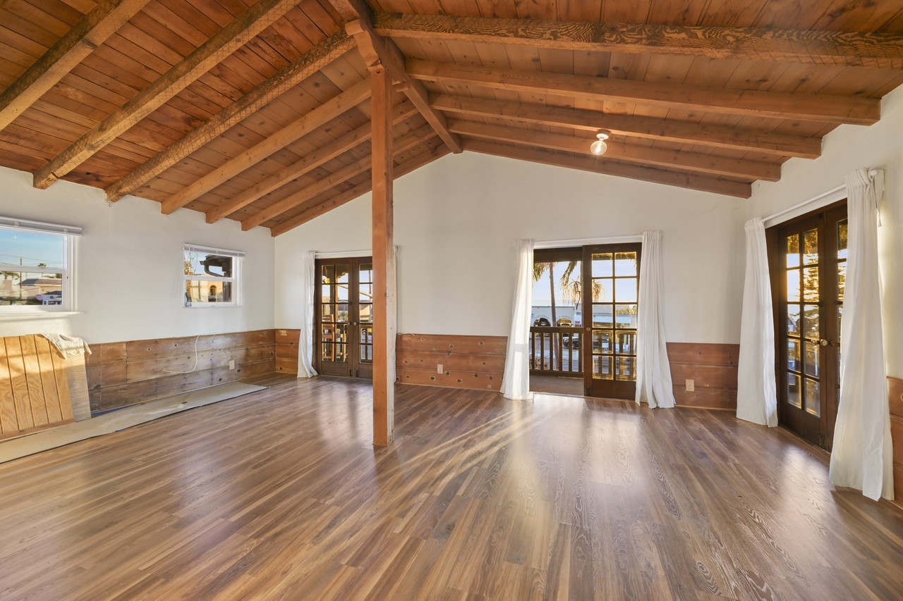 1750 S Coast Hwy #1 - Photo 3 of 12