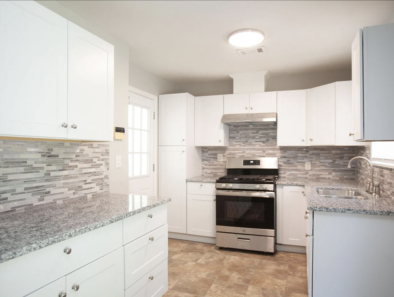 319 Ellis Drive - Photo 3 of 9