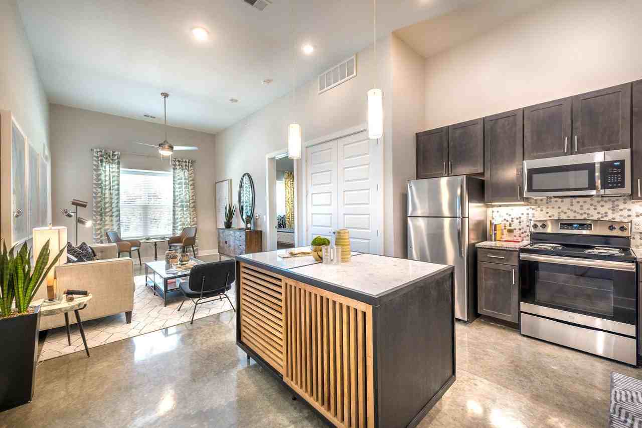 Lakeview Apartments - Photo 7 of 29