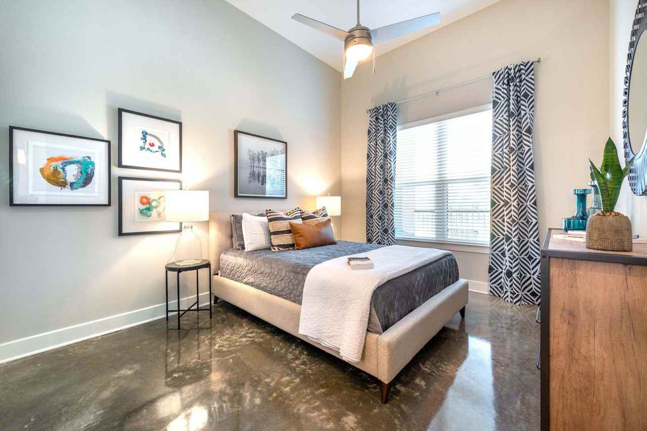 Lakeview Apartments - Photo 5 of 29