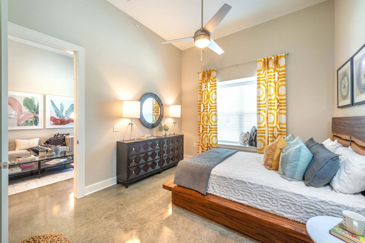 Lakeview Apartments - Photo 3 of 29