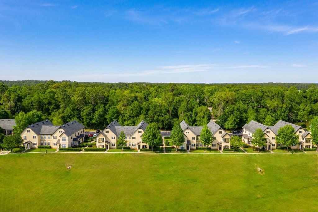 Park Lane Apartments - Photo 3 of 52