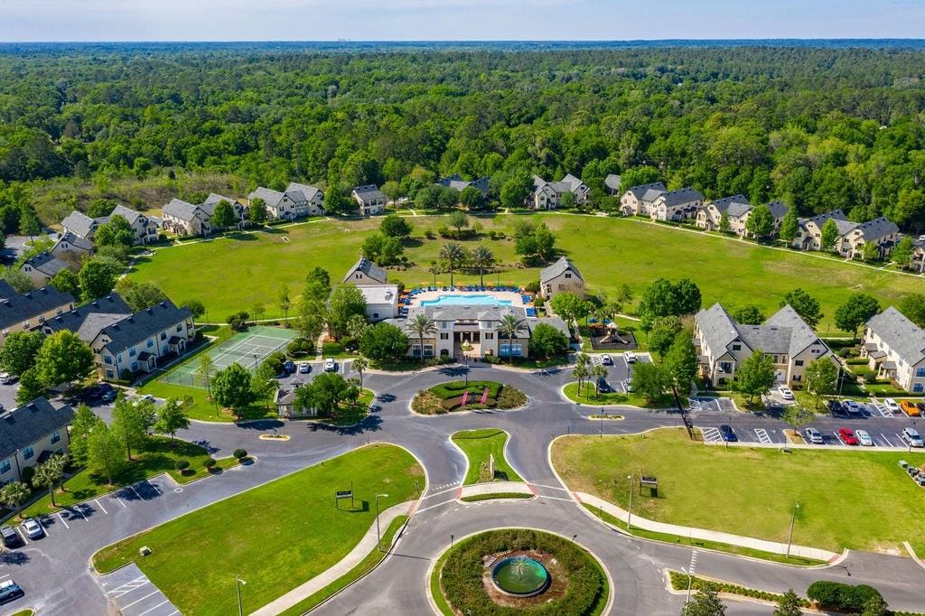 Park Lane Apartments - Photo 5 of 52