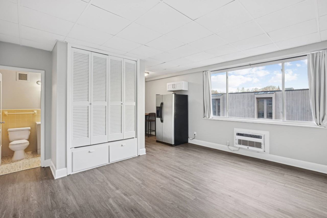 Barbizon Apartments - Photo 2 of 13